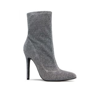 ✨NWB✨ Silver Ankle Booties